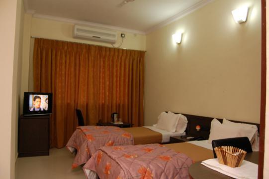 Hotel Royal Regency Bori  Room photo